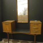 679 8001 DRESSING TABLE